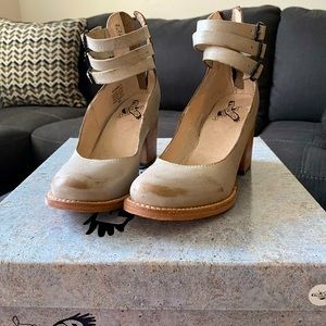 Freebird by Steven Randi size 6 in Ice